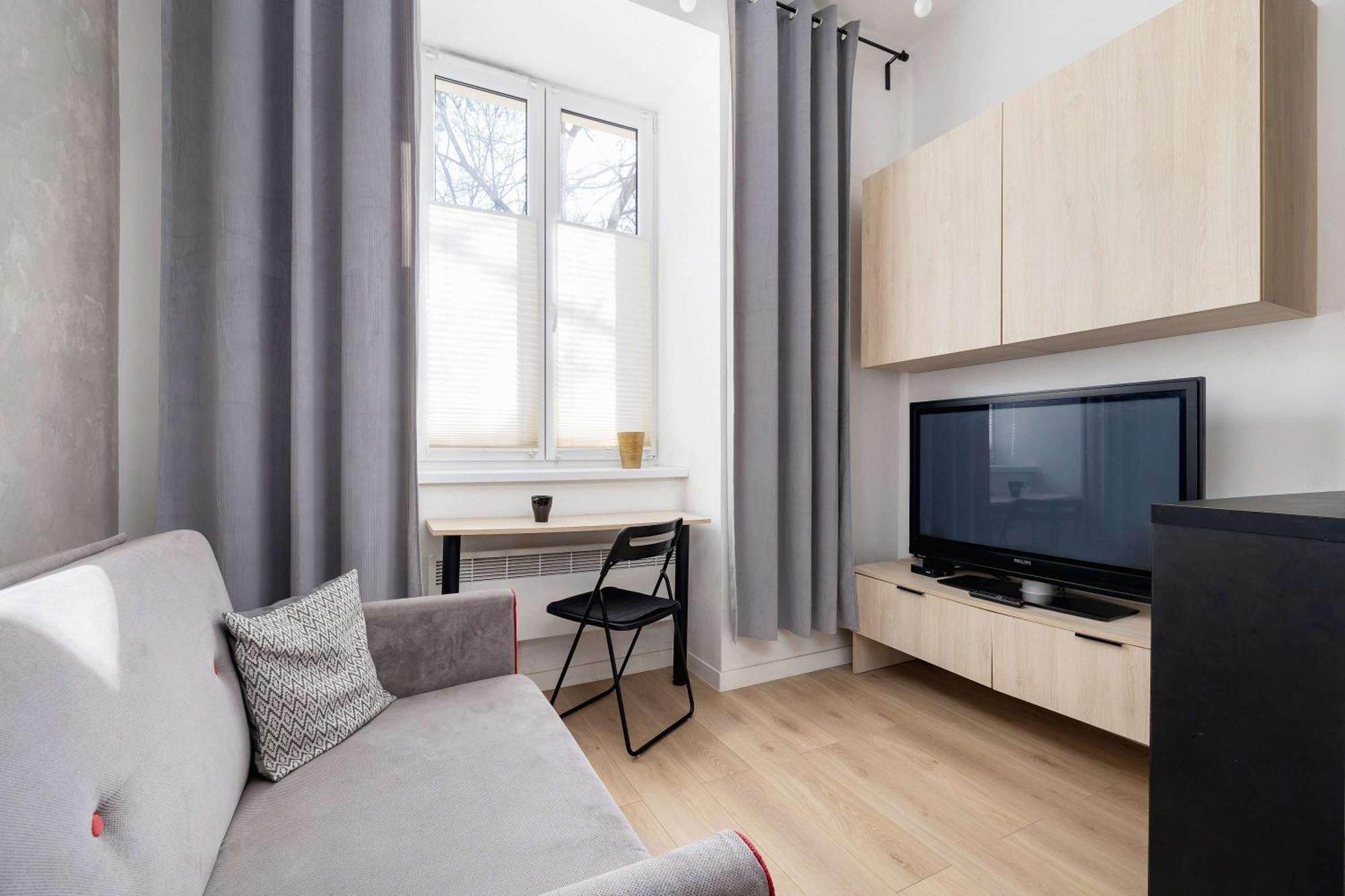 Cozy On Mickiewicza Street In Close To The Old Town By Renters